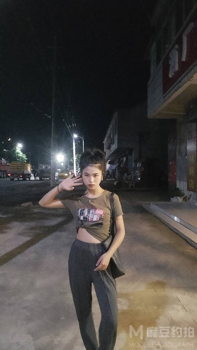夜景模特