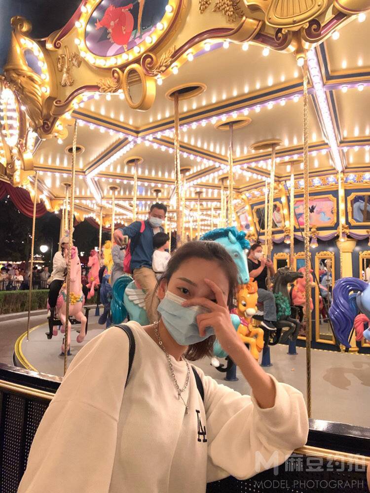 校园模特