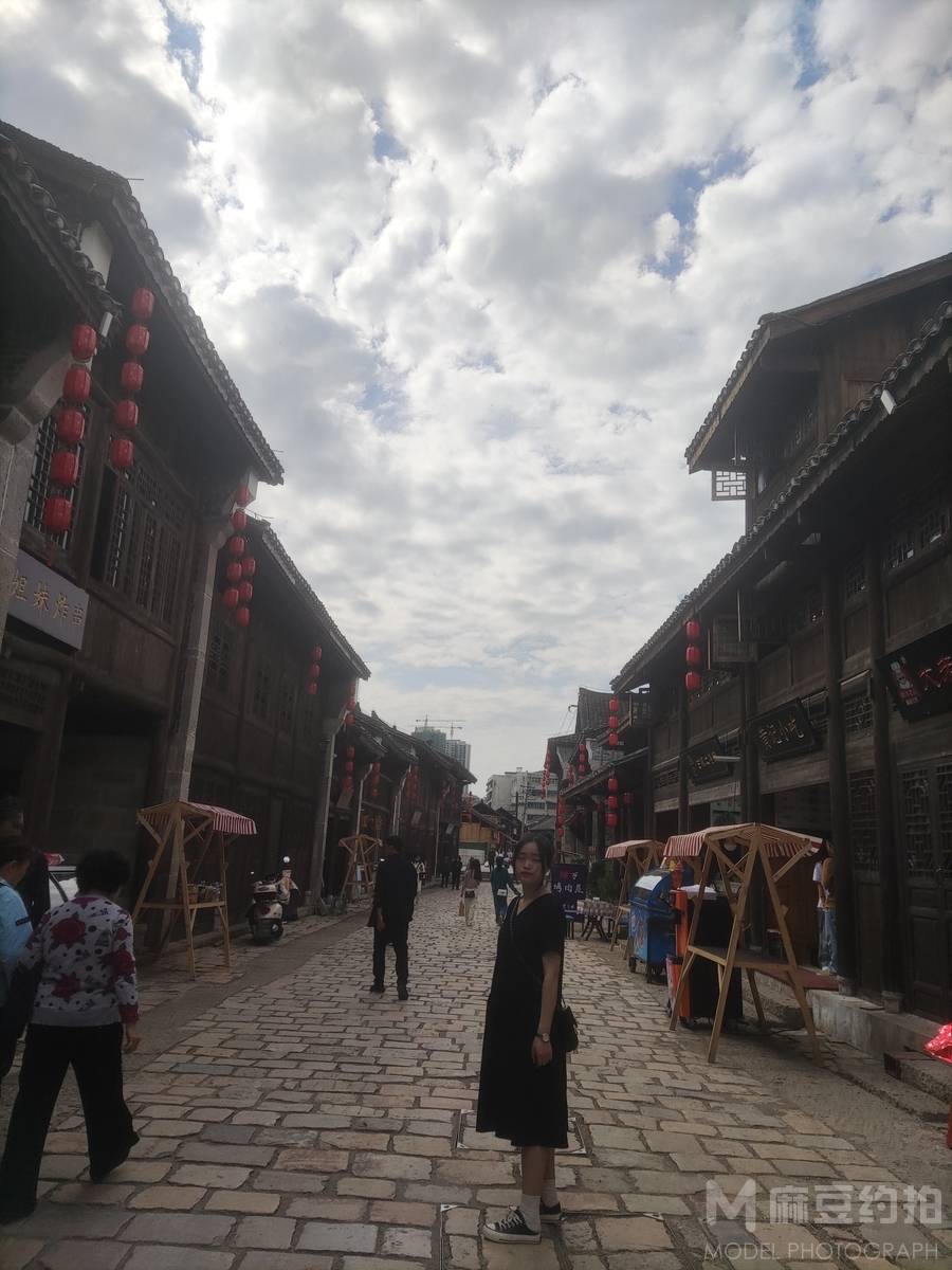 黑白模特