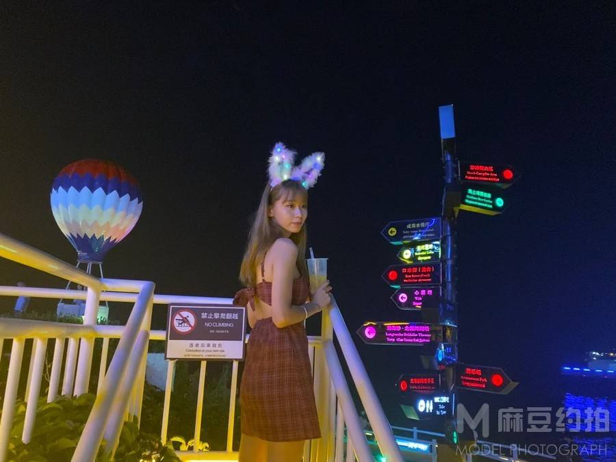 黑白模特