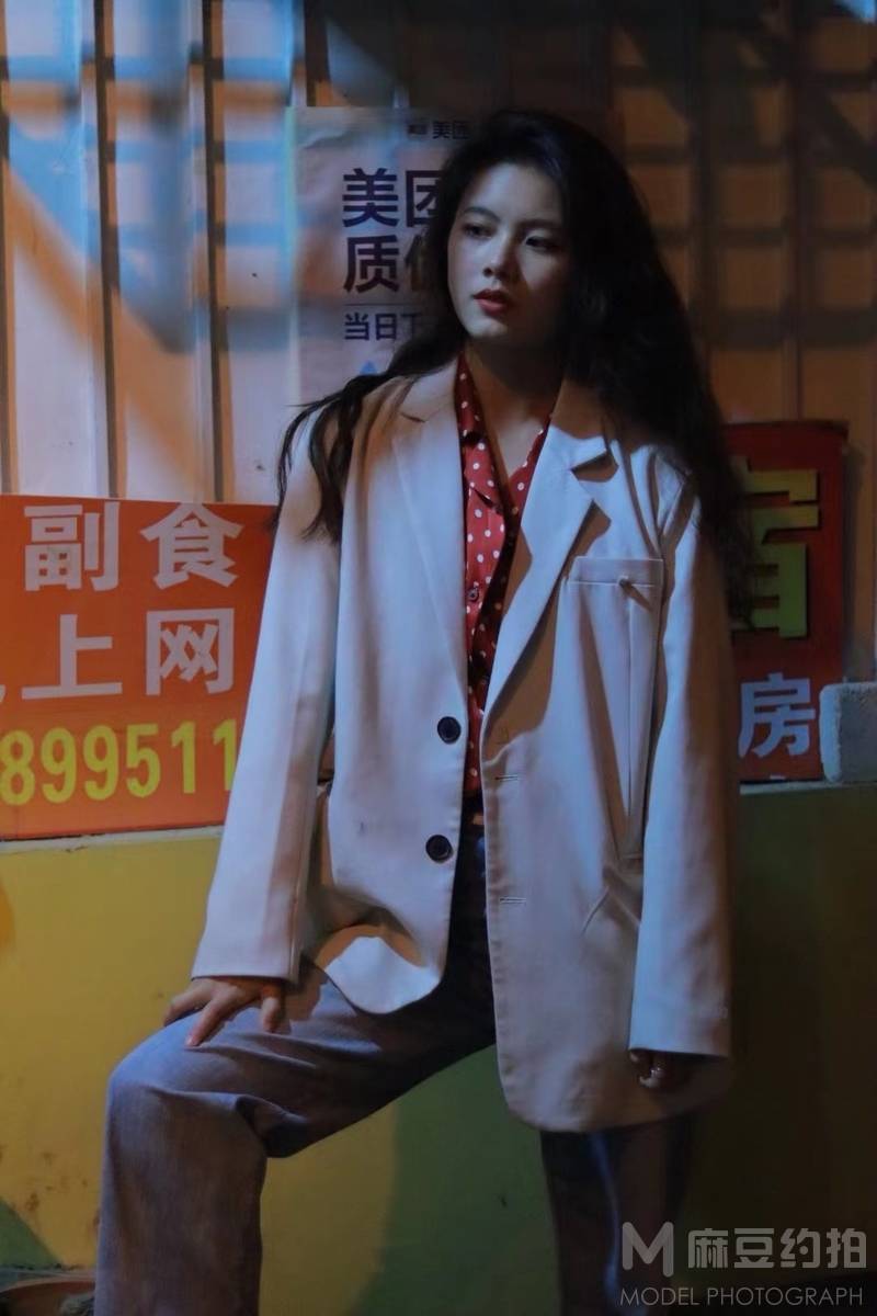 情绪模特