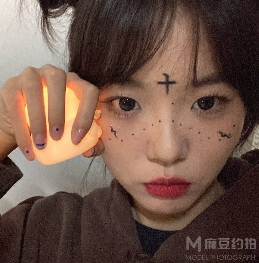 妆容模特