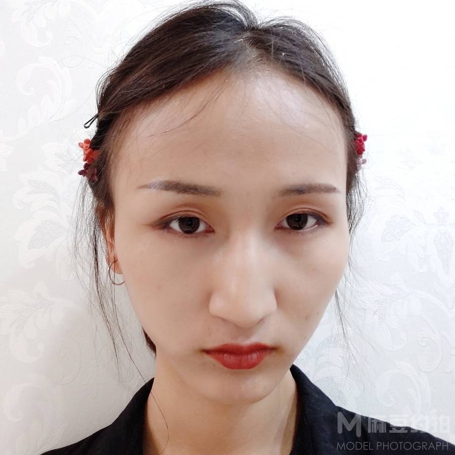 妆容模特