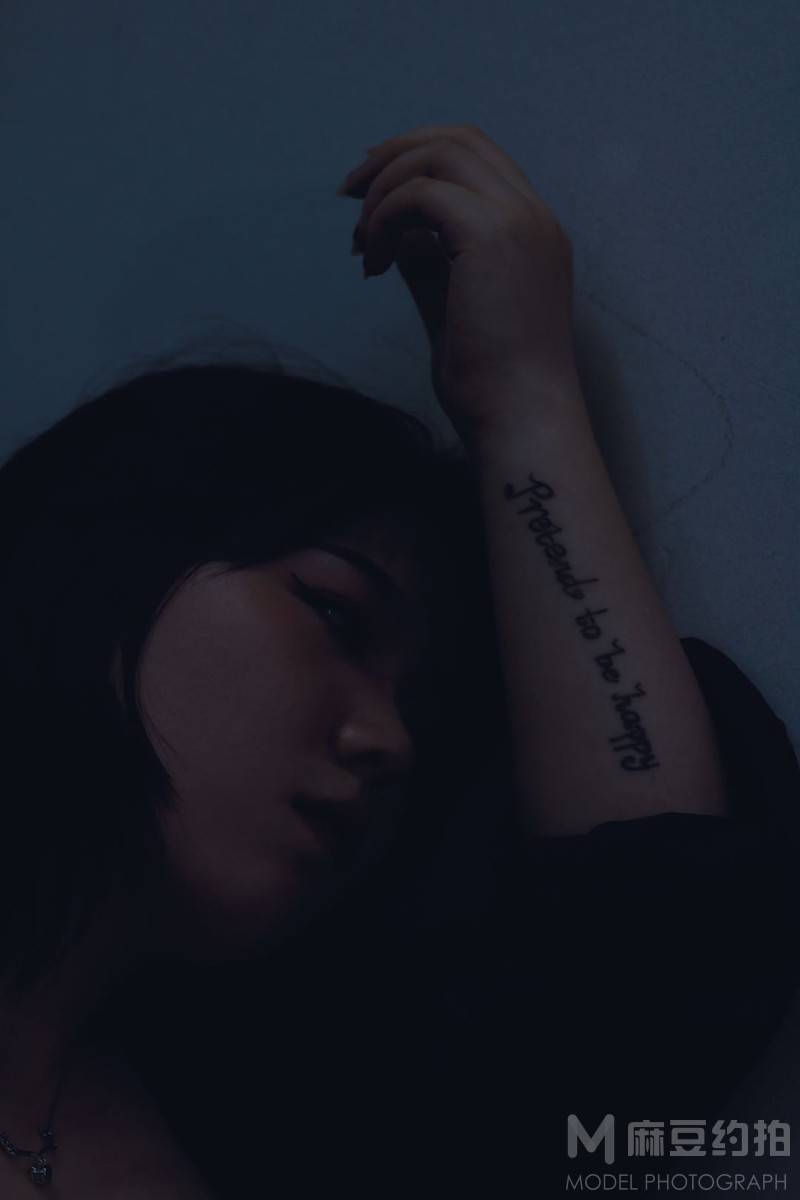 情绪模特