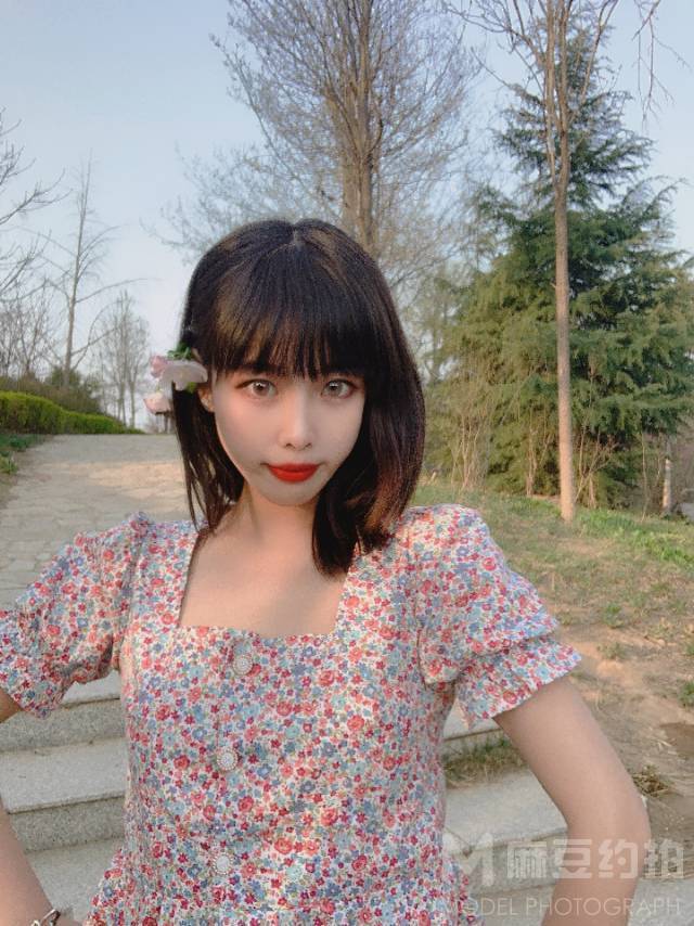 校园模特