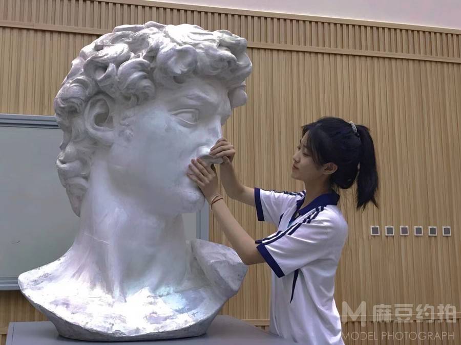 校园模特
