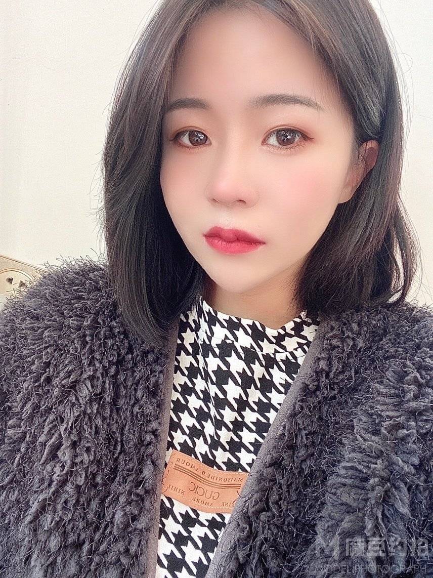 黑白模特