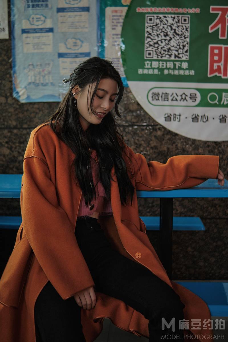 情绪模特