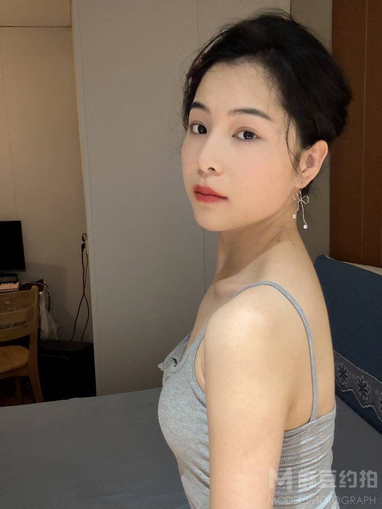 胶片模特