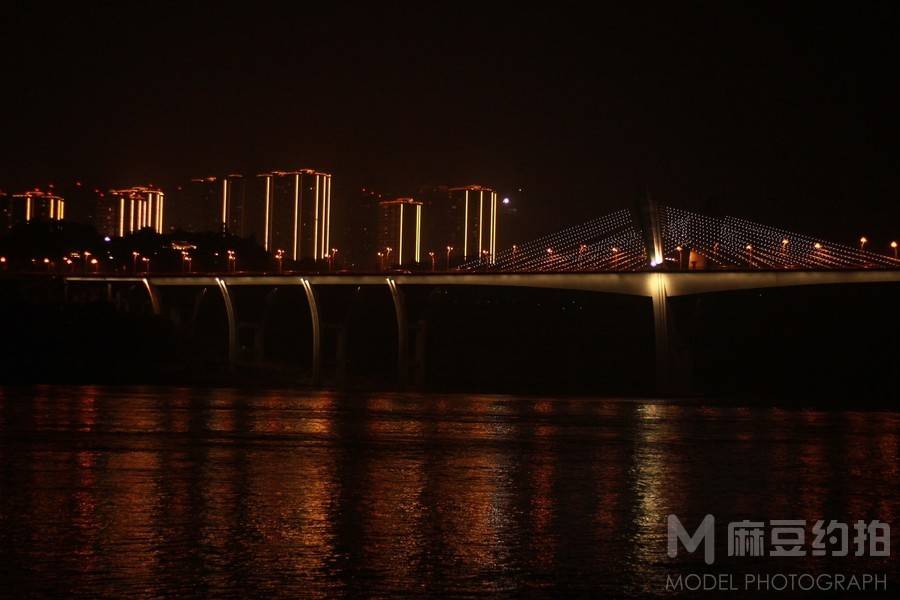 夜景模特