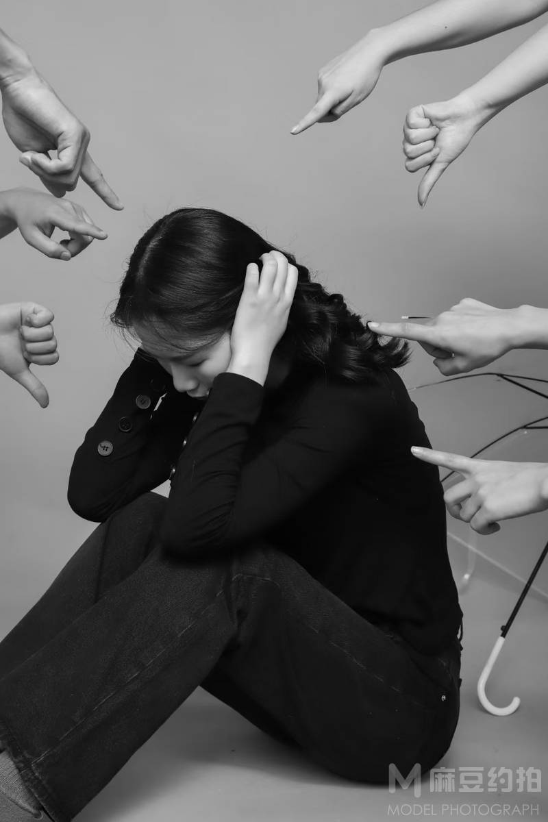 情绪模特