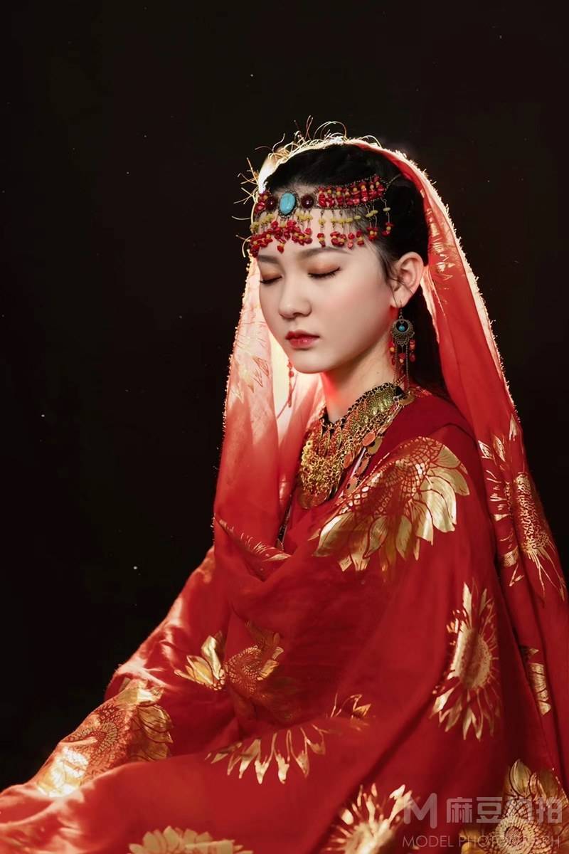 情绪模特
