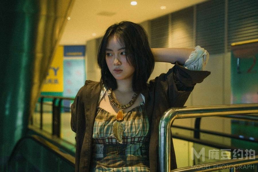 情绪模特
