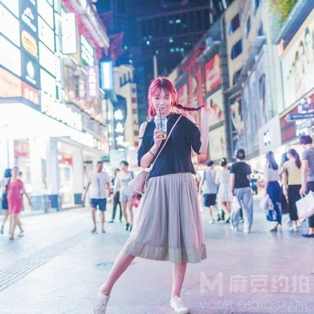 情绪模特