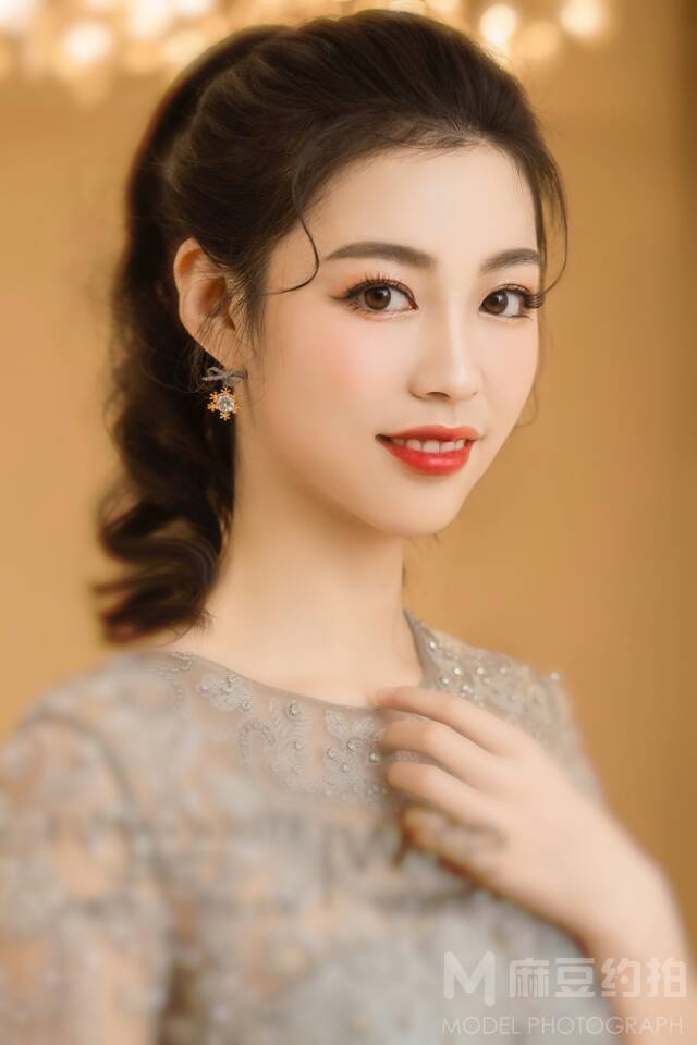 妆容模特