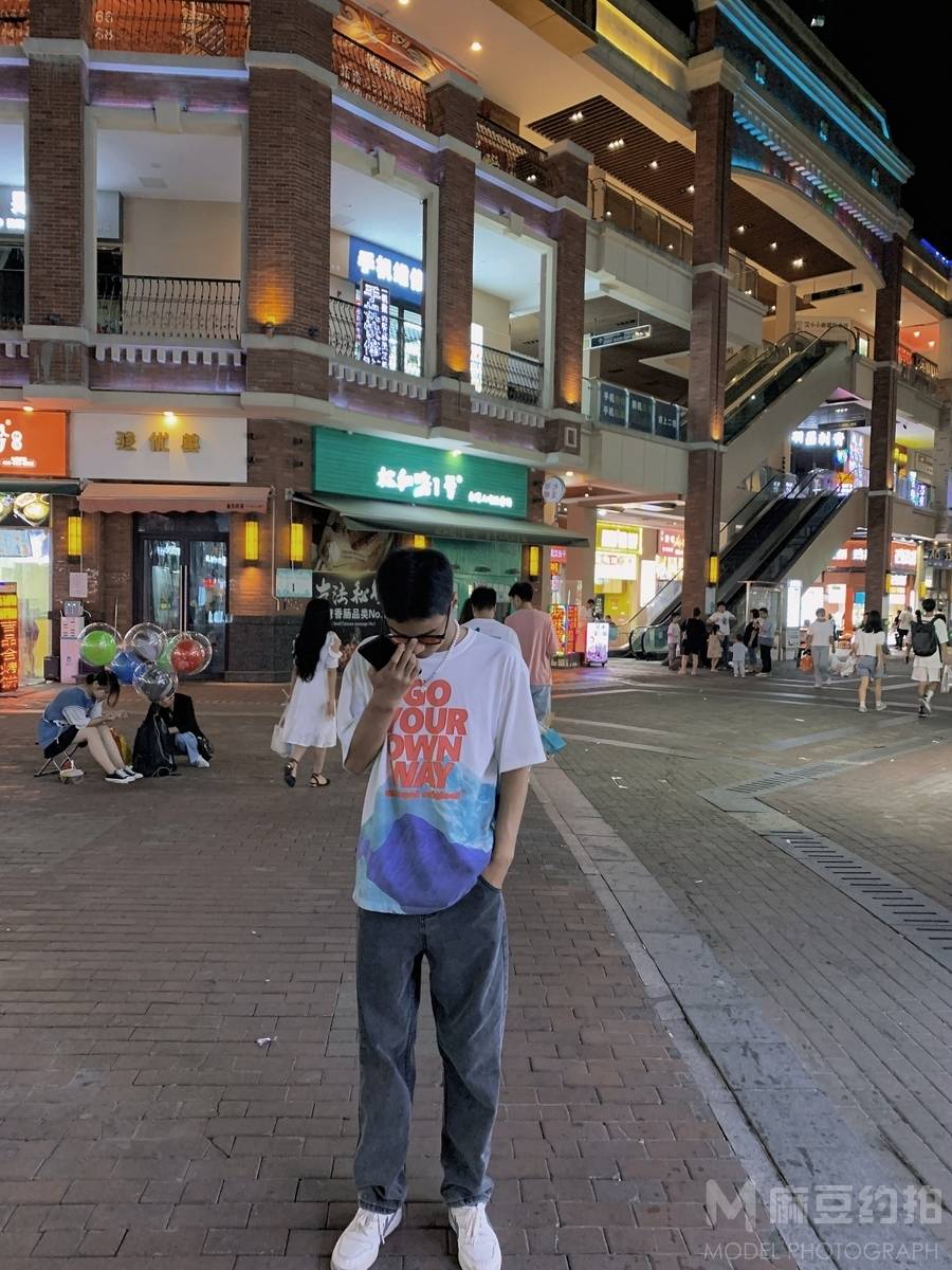 夜景模特