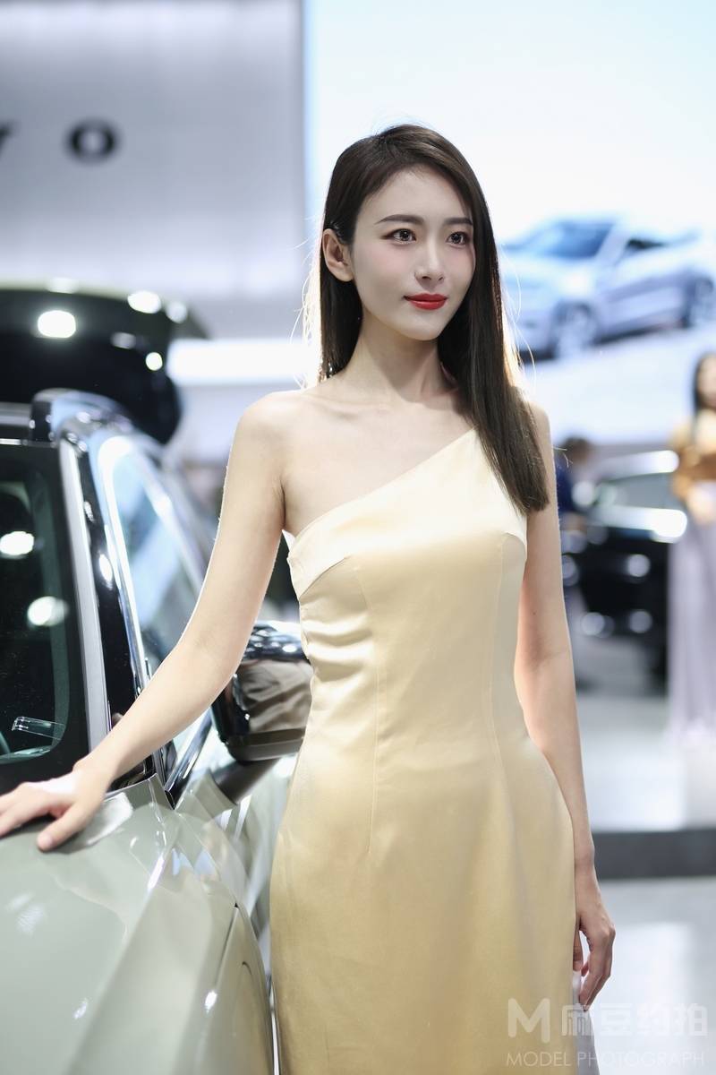 宝丽来模特