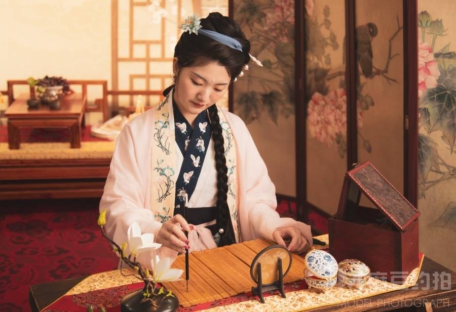 汉服模特