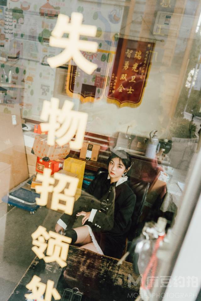 情绪模特