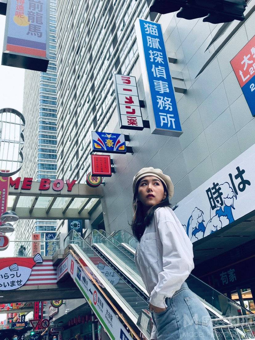 情绪模特