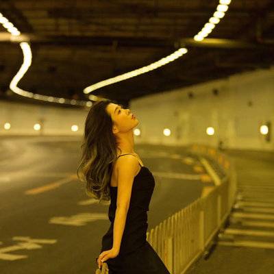 夜景模特