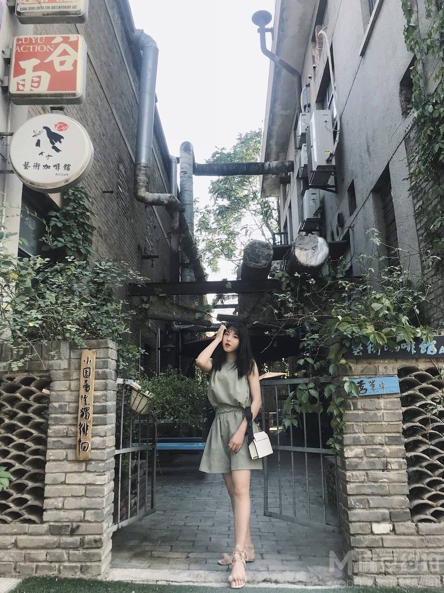 校园模特