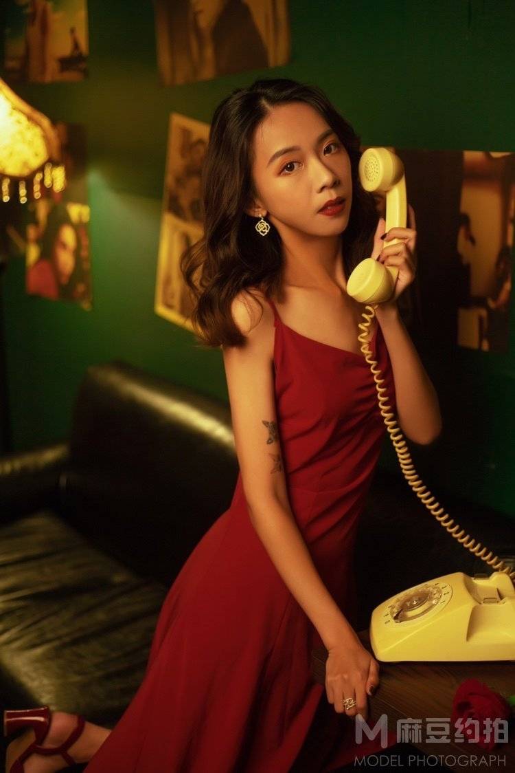 情绪模特