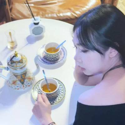 黑白模特