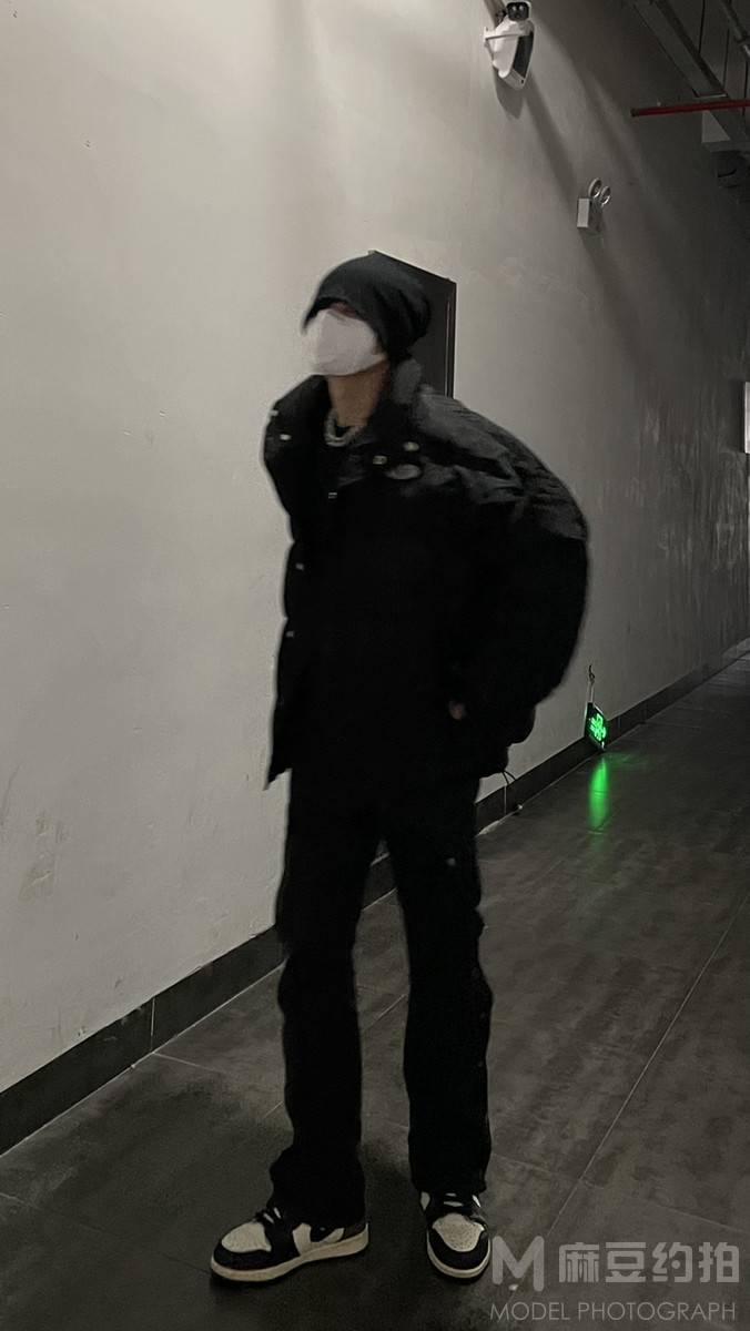 黑白模特