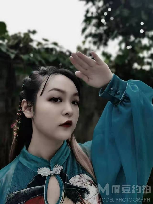 情绪模特