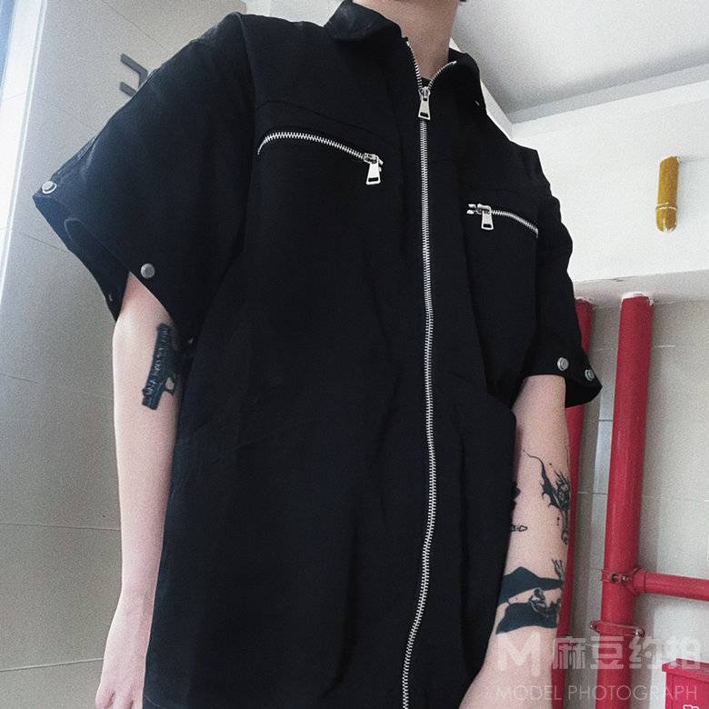 黑白模特