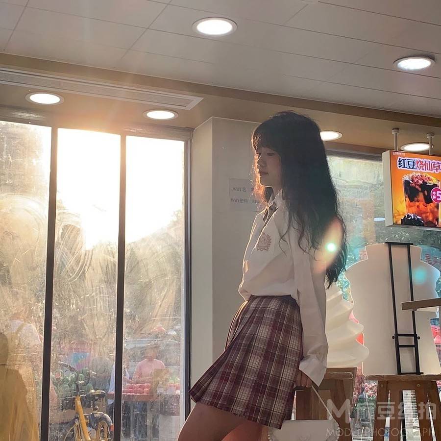 校园模特