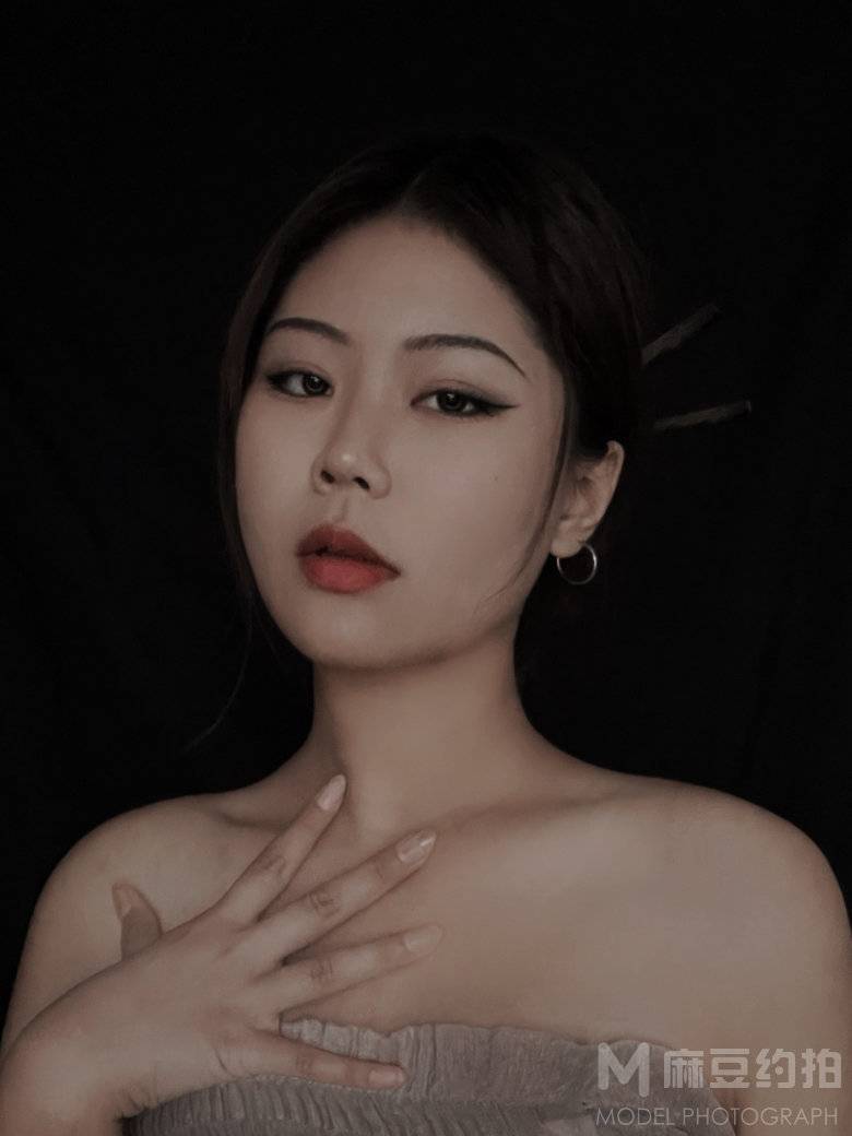 妆容模特