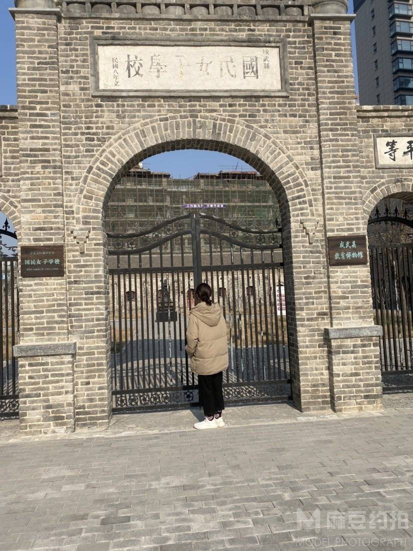黑白模特
