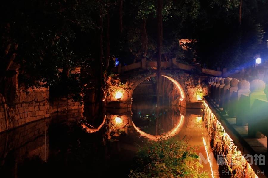 夜景模特
