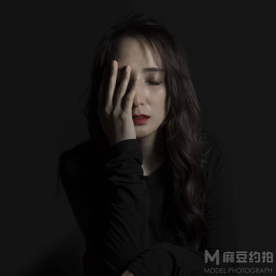 情绪模特