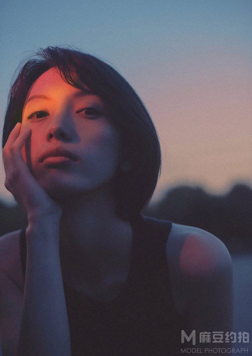 情绪模特