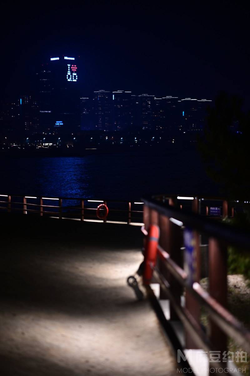 夜景模特