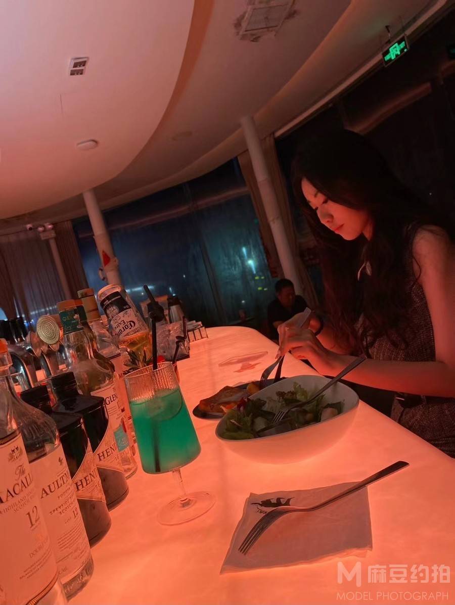 妆容模特