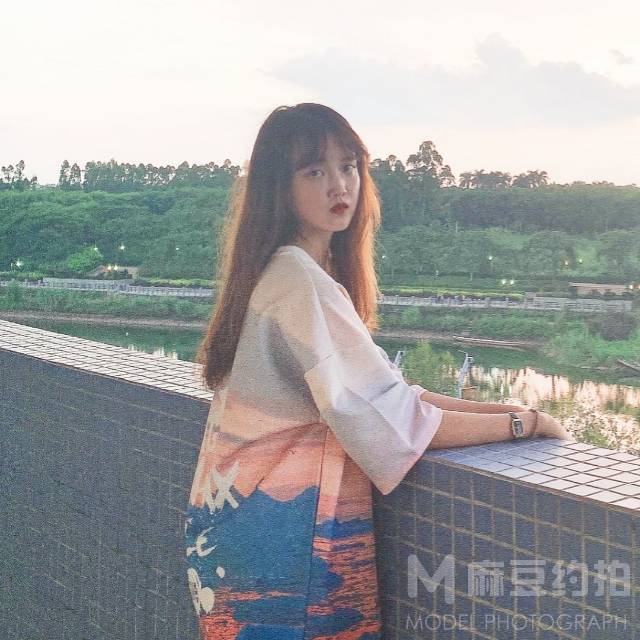 校园模特