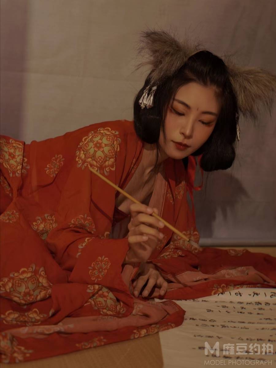 妆容模特