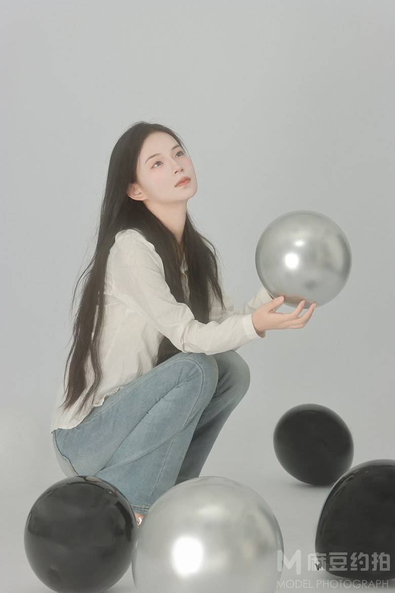 情绪模特