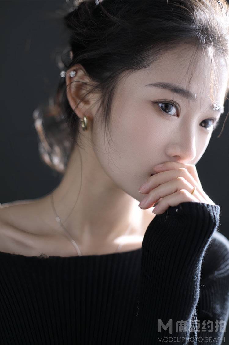 黑白模特