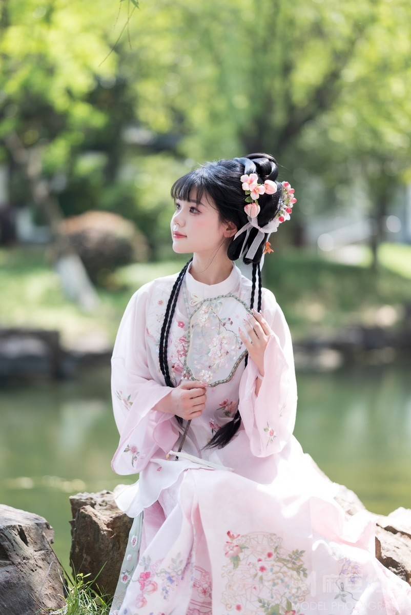 汉服模特