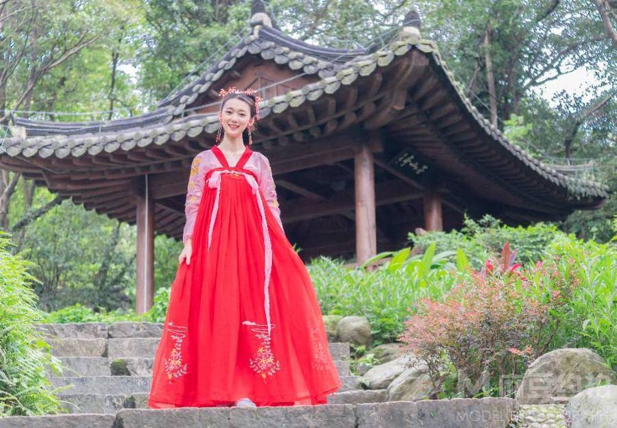 汉服模特