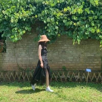 黑白模特