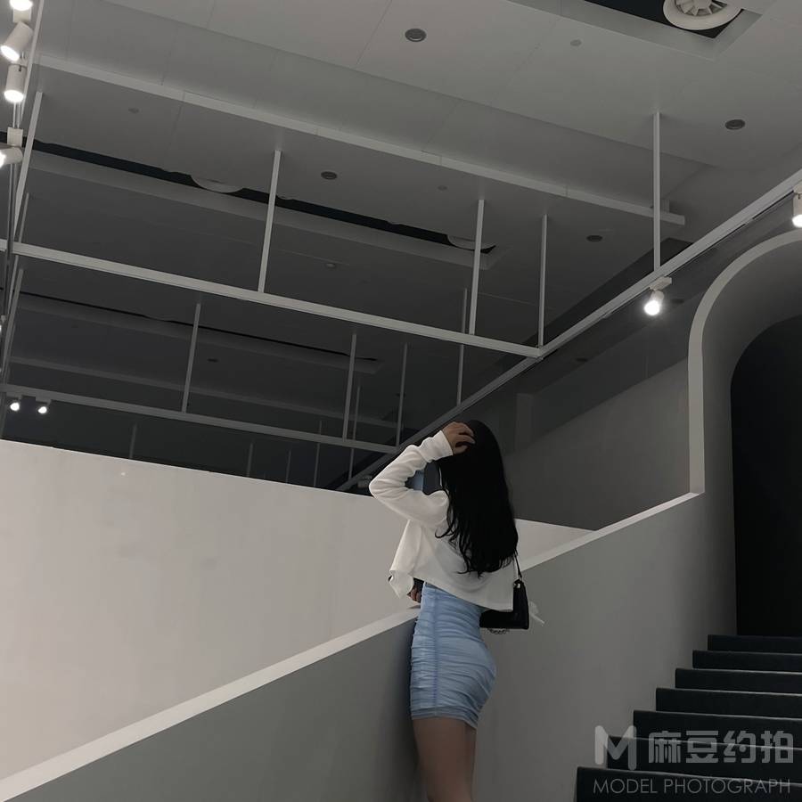 黑白模特
