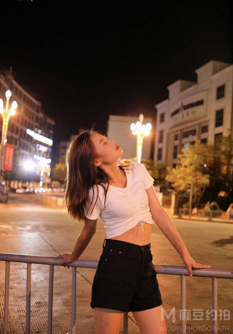夜景模特