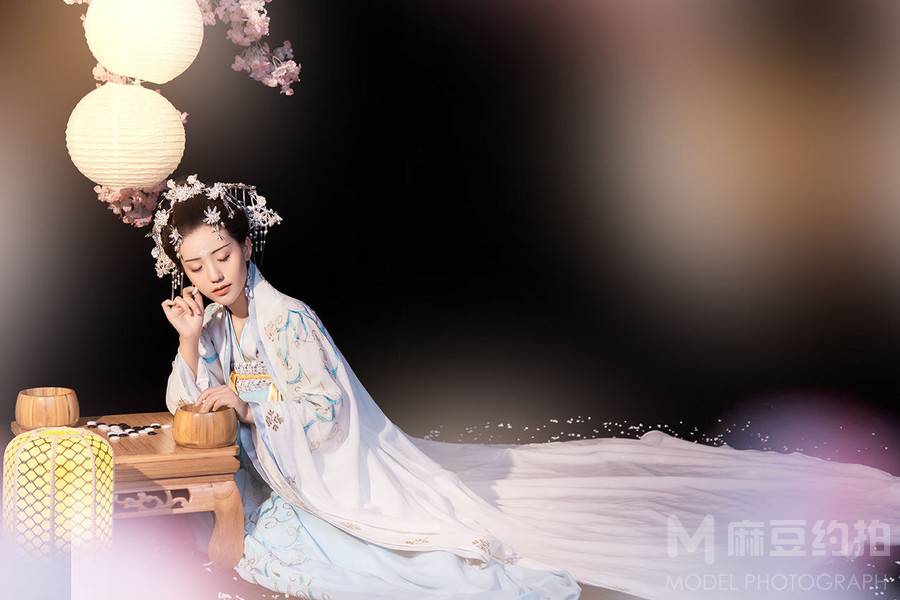情绪模特