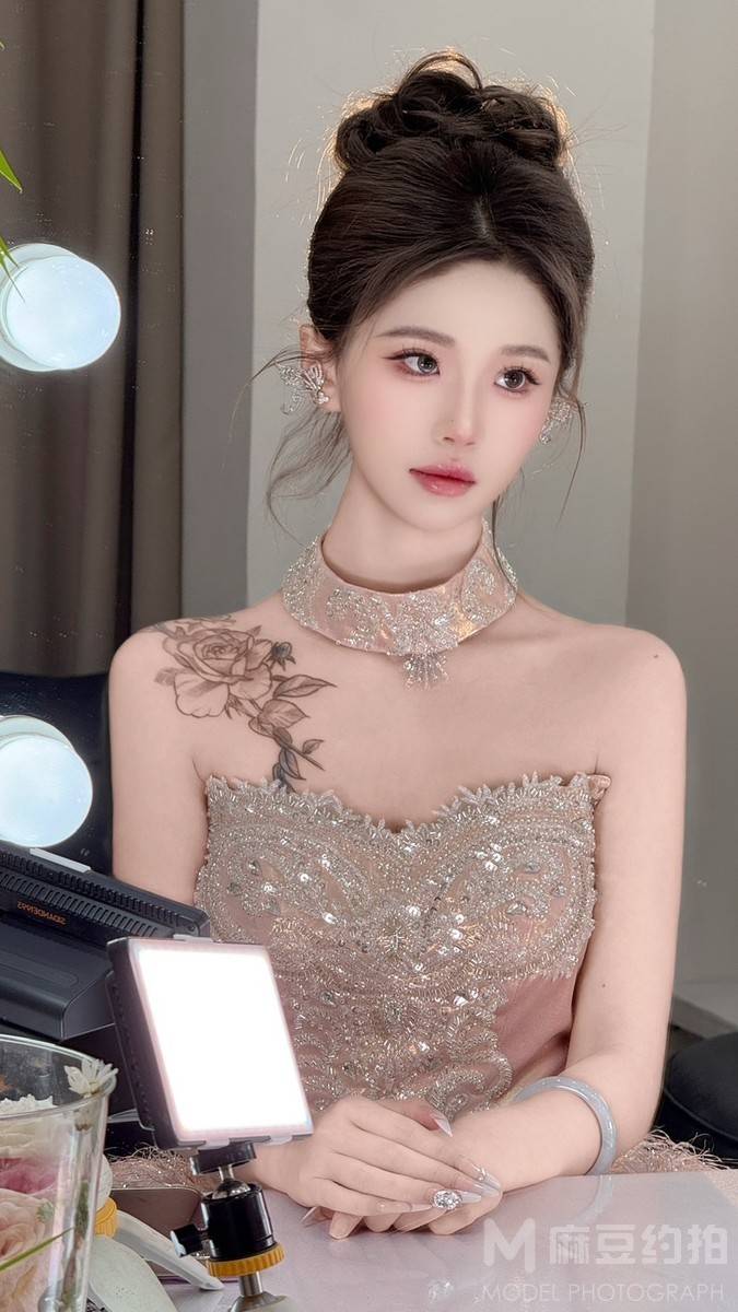 妆容模特